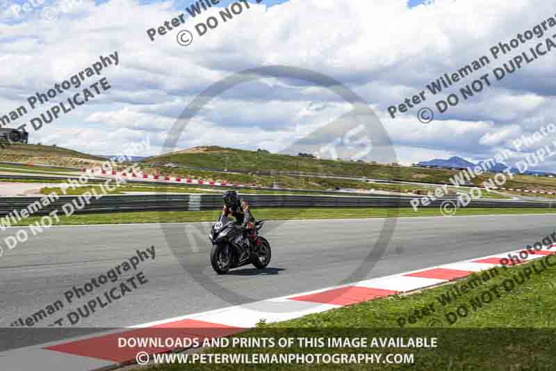 cadwell no limits trackday;cadwell park;cadwell park photographs;cadwell trackday photographs;enduro digital images;event digital images;eventdigitalimages;navarra;no limits trackdays;peter wileman photography;racing digital images;trackday digital images;trackday photos